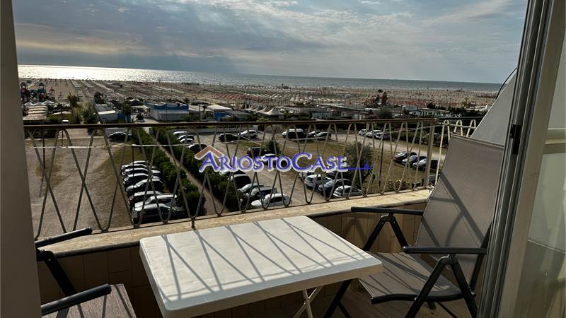 FRONTE MARE CON TERRAZZA 