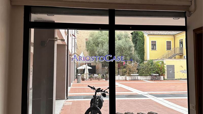Negozio in vendita a Ferrara